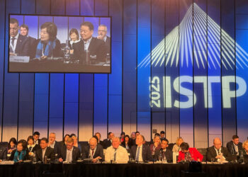 Choi Yuk-lin attends Icelandic summit