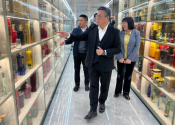 Algernon Yau visits IP firm