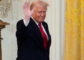 Autos lead market losses after Trump’s new tariffs