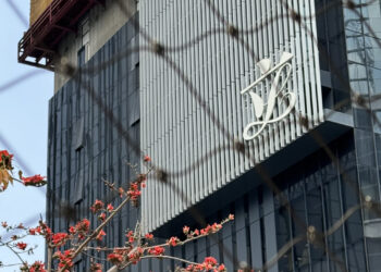 Civil service job cuts won’t save much: Legco