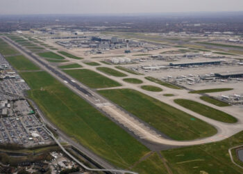 Flights at London Heathrow resume after power outage