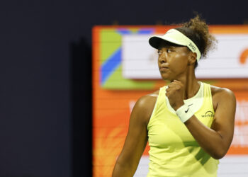 Gauff breezes through in Miami as Rybakina falls