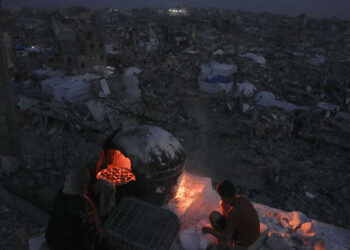 Israel launches new strikes against Hamas