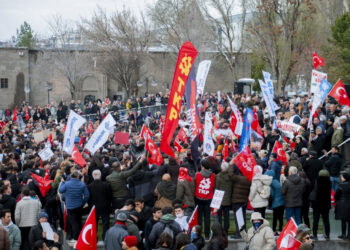 Istanbul court formally arrests mayor amid protests
