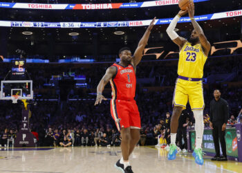 LeBron James first NBA player ever to score 50,000 pts