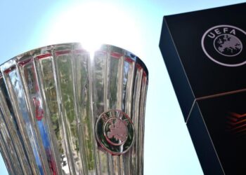 Man Utd and Spurs through in Europa League