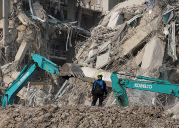 Myanmar-Thailand quake death toll passes 700