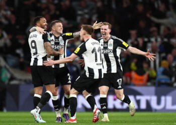 Newcastle win the League Cup, stunning Liverpool