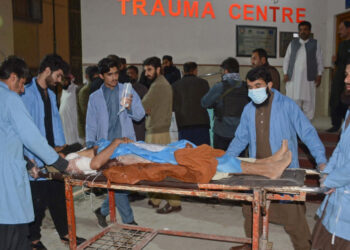 Pakistan starts counting toll of train siege