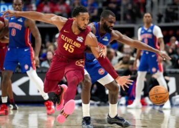 Pistons top Cavs to secure winning season