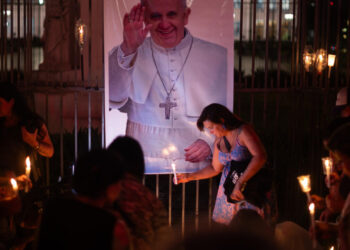 Pope doing physiotherapy in hospital after quiet night