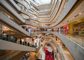 Retail sales up four percent in China