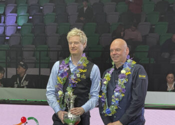 Robertson romps to World Snooker Grand Prix title