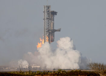 SpaceX loses contact with Starship rocket after launch