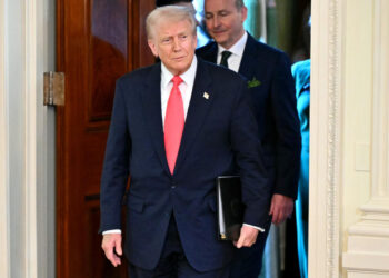 Trump threatens tariffs on EU alcohol