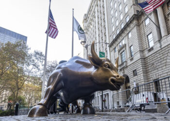 US stocks edge lower as Fed rally falters