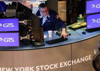 US stocks end higher after Powell remarks