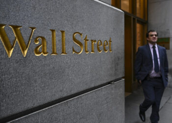 US stocks rise ahead of Fed meeting