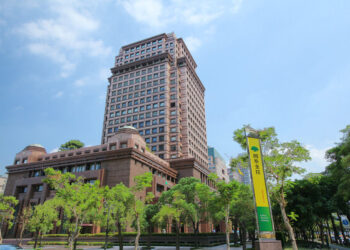 Cathay United Bank Crowned Best Bank for Sustainable Finance for Outstanding ESG Achievements