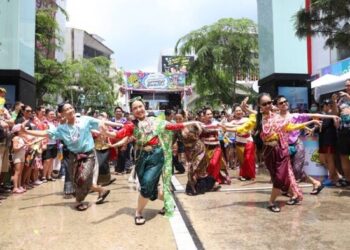 Unlocking Thailand’s Festival Potential: Boosting Tourism through Songkran and Loy Krathong