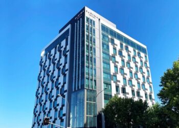 Otis Elevator Integrates with a Delivery Robot at New Zealand Hotel