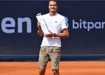 Birthday boy Zverev roars back to form with Munich win