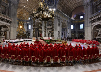 Cardinals lay groundwork for conclave