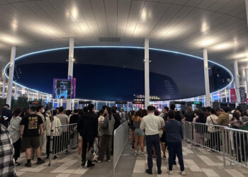 Fans delight as Coldplay kicks off HK tour