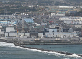 Fukushima fine-tunes debris clearing operations