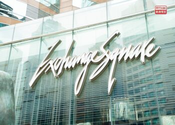 Hang Seng Index bucks downward trend