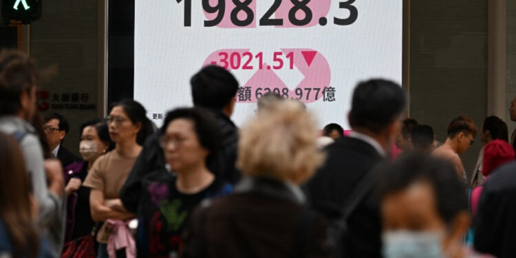 HK stocks slump has retail investors seeing red