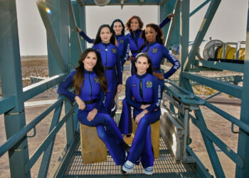 Katy Perry in all-woman trip to edge of space