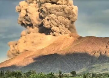 Philippines volcano sends ash into the air