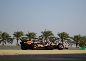 Piastri takes pole for Bahrain Grand Prix