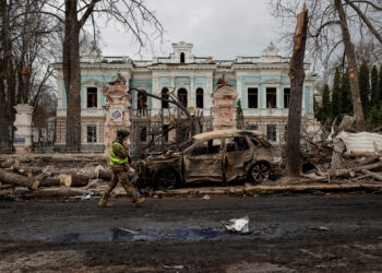Russian missile strike on Ukraine city