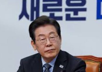 S Korean opposition leader opens presidential bid