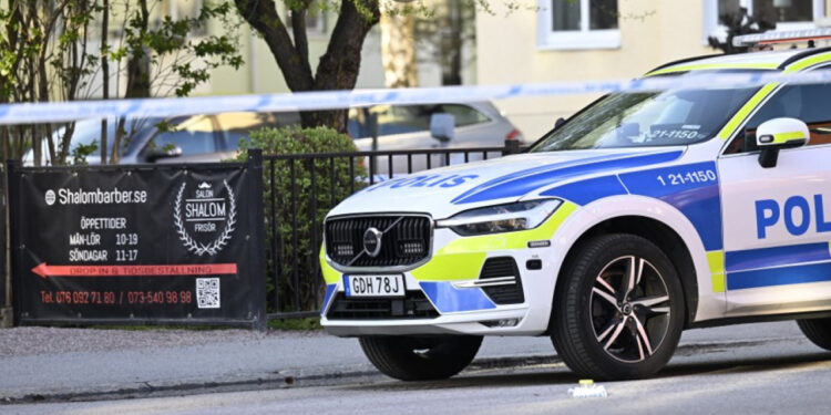Sweden shooting kills three: police