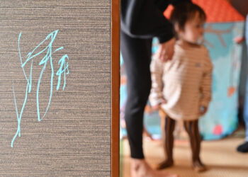 Thumbelina hands down an art star at just a year old