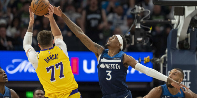 Timberwolves finish off Lakers to edge ahead