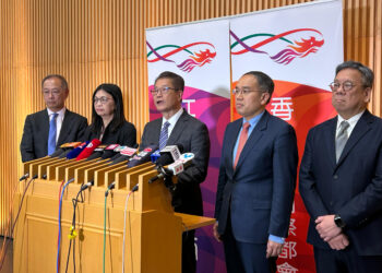 Top officials urge HK businesses to seize chance ahead