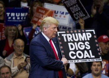 Trump signs order to ‘turbocharge’ coal mining in US