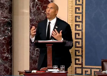 US senator makes record book with 25-hour talk-a-thon