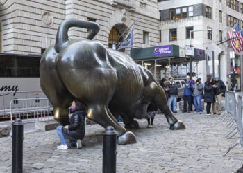 US stocks dive amid fears over US-China trade war