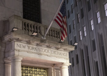 US stocks tumble again, extending rout on trade war