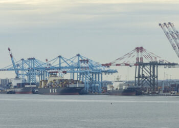 US unveils new port fees on Chinese ships