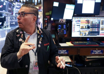Wall Street closes mostly lower but no big sell-off
