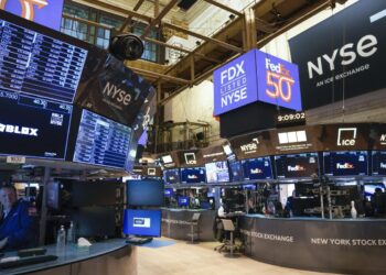 Wall Street rises in another jittery day