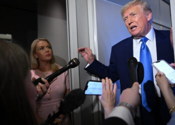 White House limits newswire access to Trump