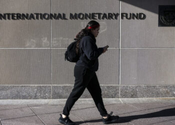World economy should avoid recession: IMF
