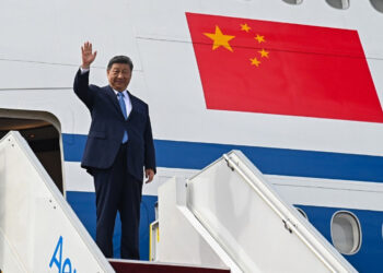 Xi arrives in Phnom Penh in push for shared community